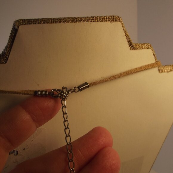 Baroque Pearl & Gold Tone Beaded Necklace on Leather Cord - Picture 8 of 8